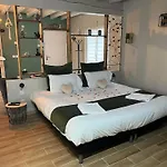 Le Petit Paradis De Marcelise Πανσιόν 4*