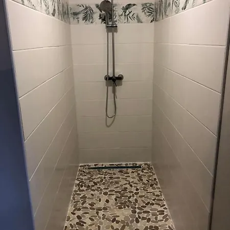 게스트하우스 Le Petit Paradis De Marcelise Le Ponchel