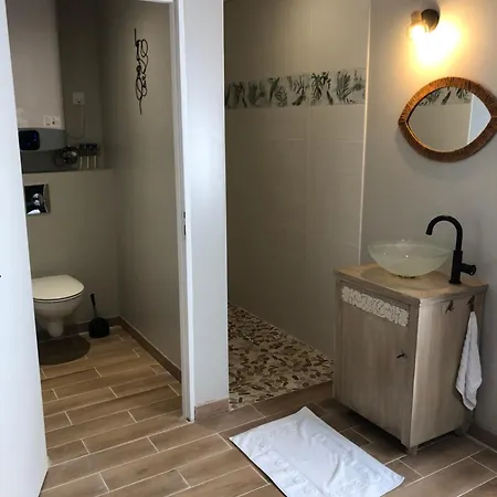 Le Petit Paradis De Marcelise 게스트하우스 4*